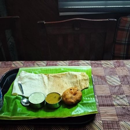 Achus Holidays Munnar Buitenkant foto