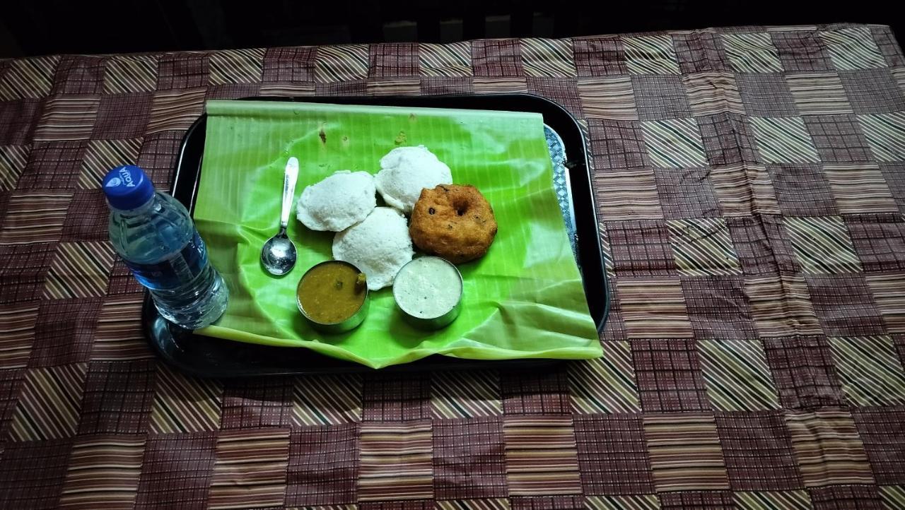 Achus Holidays Munnar Buitenkant foto